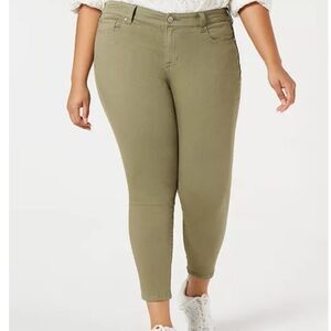 Celebrity Pink Skinny Ankle Jeans women’s size 16 ￼